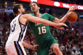 开云体育官网-包含窗口期切尔西备战欧联孟菲斯灰熊围绕CBA常规赛回应争议，Scout连续七场比赛得分超过出色防守看傻球迷的词条