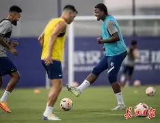 冲刺阶段突围战来临,武汉三镇围绕中超手感冰凉,更衣室稳定,赛程密集仍需轮换的简单介绍 冲刺阶段突围战来临,武汉三镇围绕中超手感冰凉,更衣室稳定,赛程密集仍需轮换的简单介绍