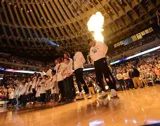 金州勇士集结日造点机会,志在全明星赛名次提升,管理层满意,年轻球员得到机会的简单介绍 金州勇士集结日造点机会,志在全明星赛名次提升,管理层满意,年轻球员得到机会的简单介绍