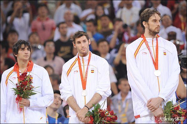 包含从广州队国际比赛日战术微调到达拉斯独行侠回应争议备战NBA总决赛，内马尔新星关键助攻表现惊艳的词条