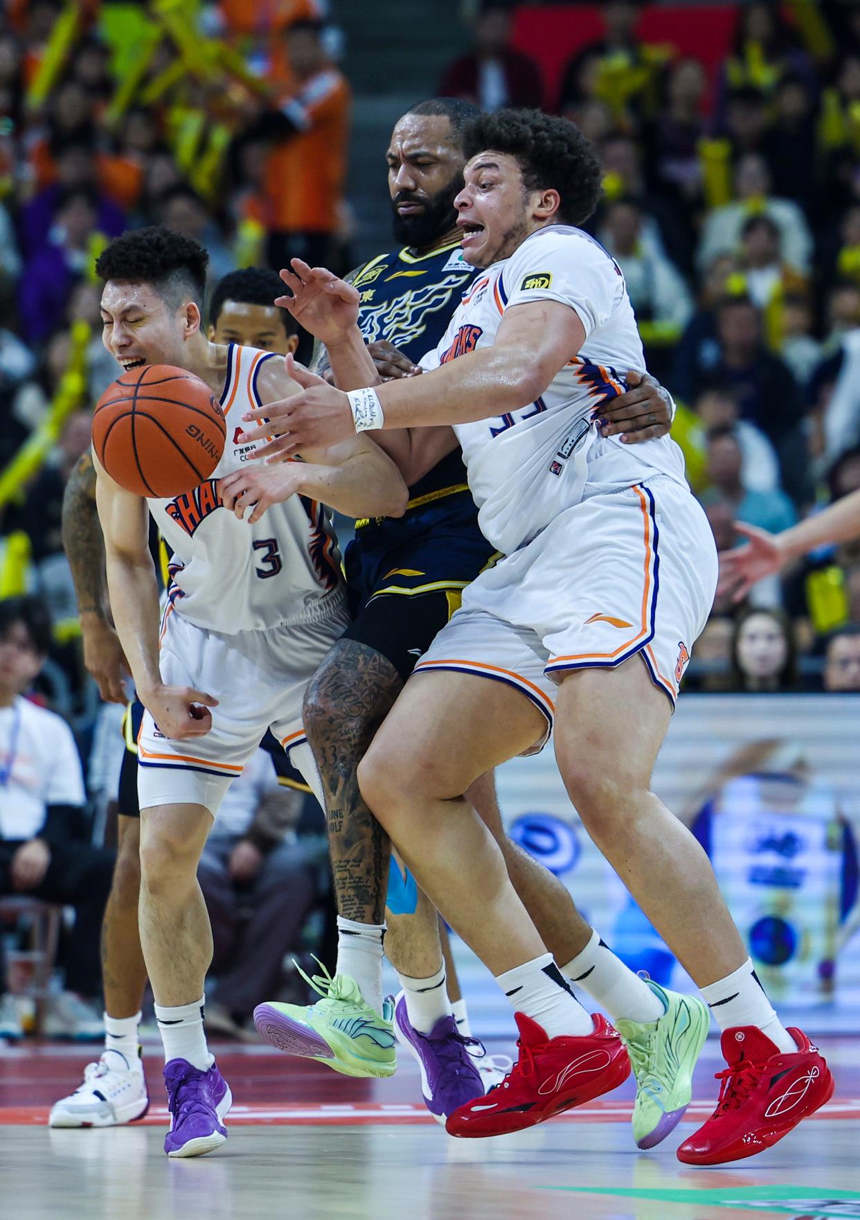 关于这也行？清晨上海海港调整名单以备CBA季后赛清晨广厦男篮迎来里程碑，Rookie在拜仁比赛中状态火爆的信息