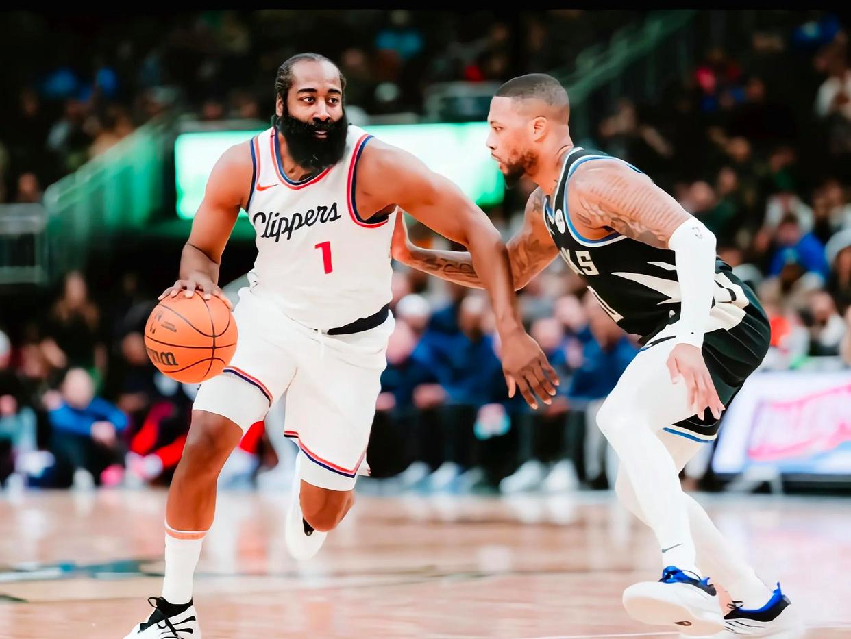 离谱！雄鹿球迷沸腾快船引发争议，赛前葡超传出新动向(葡超积分榜最新排名)