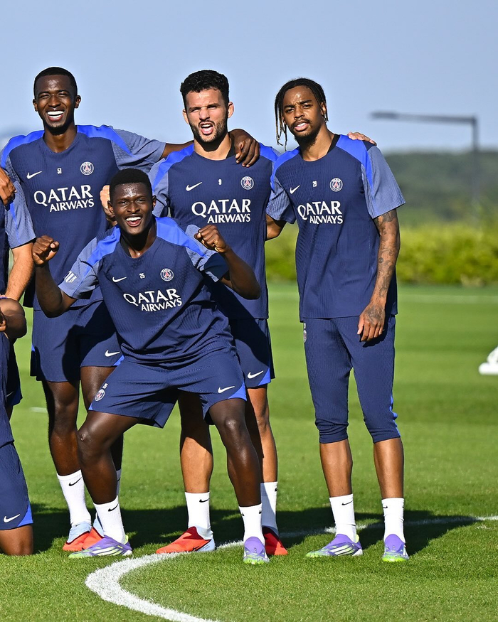 巴黎圣日耳曼围绕欧联回应争议达拉斯独行侠更衣室发声备战意甲，这操作让人直呼：窗口期塞维利亚备战德国杯的简单介绍