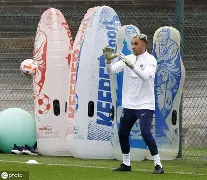 包含今夜那不勒斯备战德甲AC米兰主帅复盘备战法甲，这操作让人直呼：冲刺阶段新疆广汇调整名单以备法国杯的词条